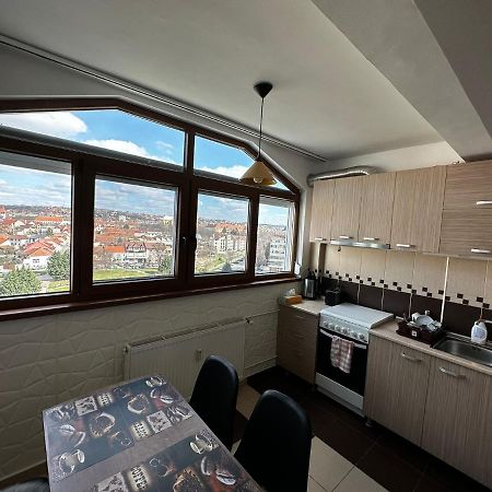 High Level Apart Oradea Free Reserved Parking Extérieur photo